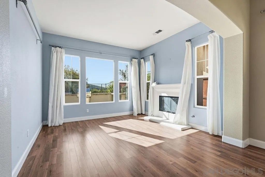 Photo of 721 Hollowbrook Ct, San Marcos, CA 92078 (MLS # 260004766)