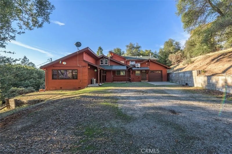 42203 Oak Lane
