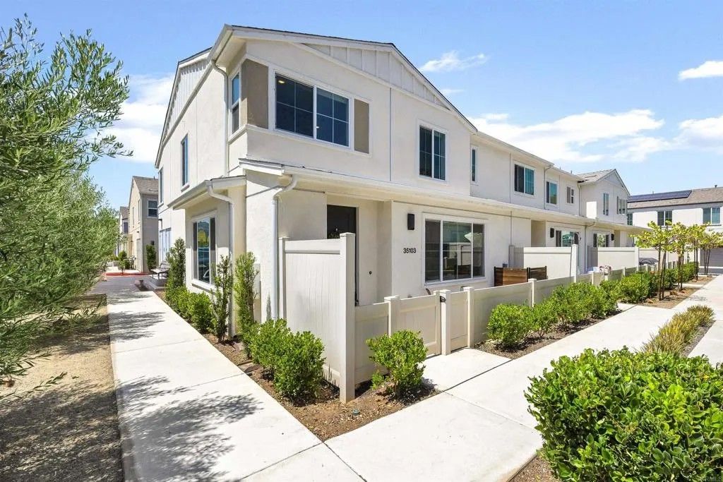 Photo of 35103 Vine Place, Fallbrook, CA 92028 (MLS # NDP2602274)