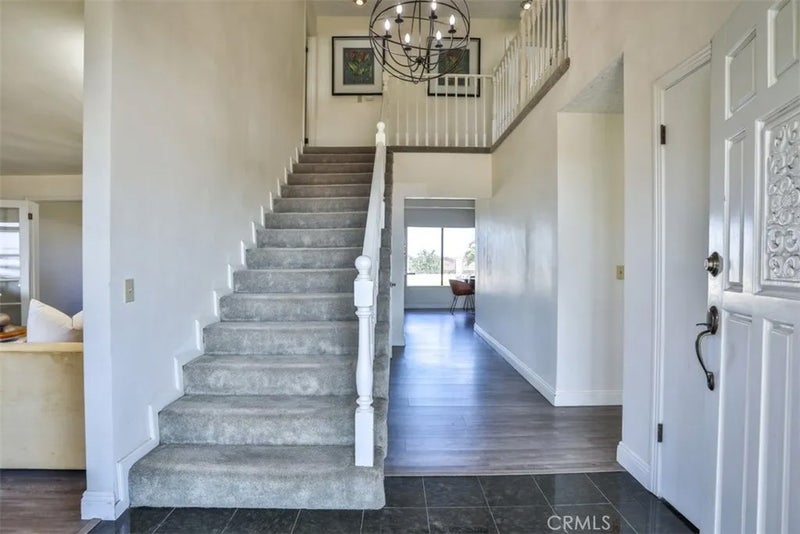 1736 Derringer Lane