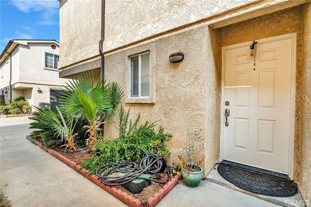 Photo of 9155 Cedros Avenue #12, Panorama City, CA 91402 (MLS # SR25239617)