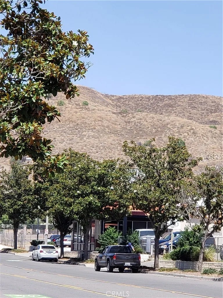 6 Main St