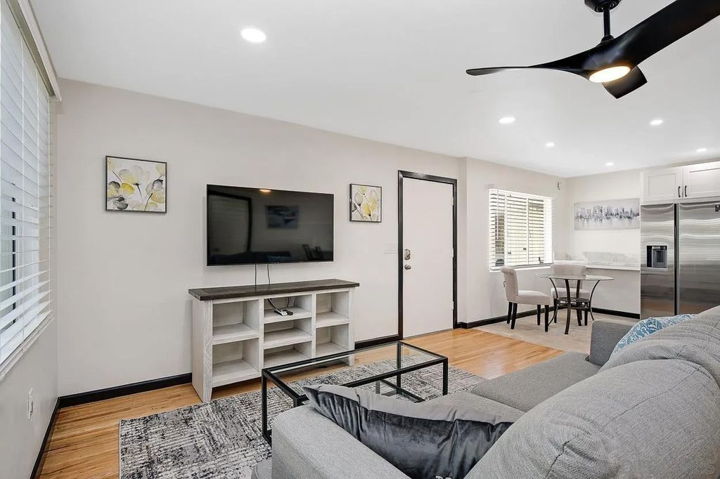 Photo of 7680 La Jolla Blvd, La Jolla, CA 92037 (MLS # 260008423)