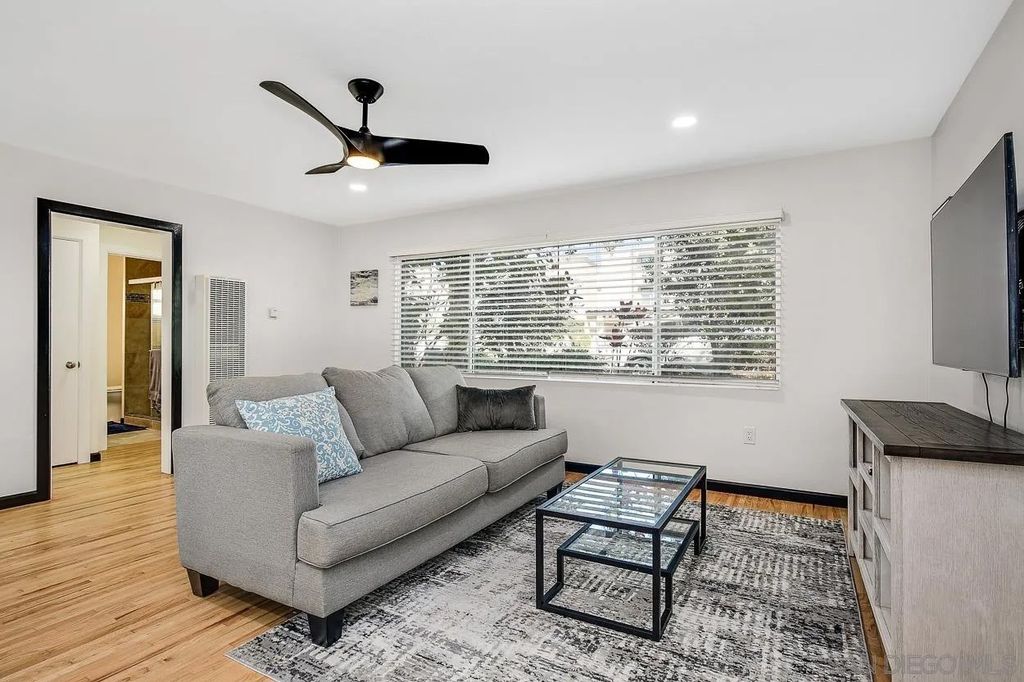 Photo of 7680 La Jolla Blvd, La Jolla, CA 92037 (MLS # 260008423)