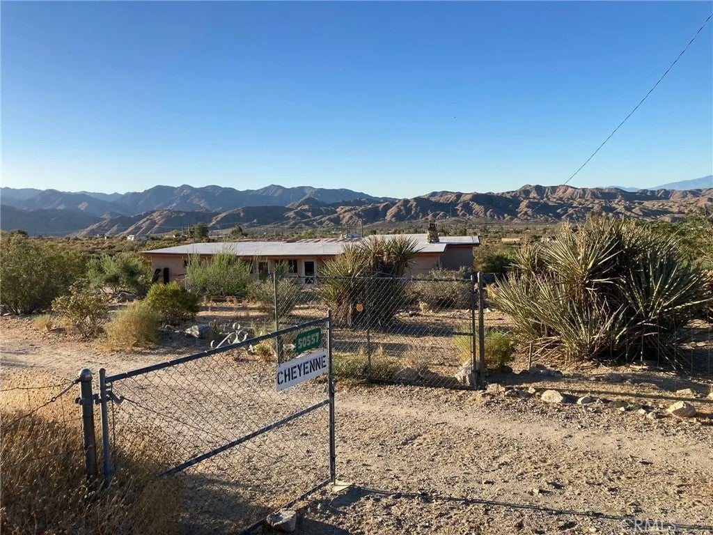 Photo of 50557 Cheyenne TRL, Morongo Valley, CA 92256 (MLS # OC26231386)