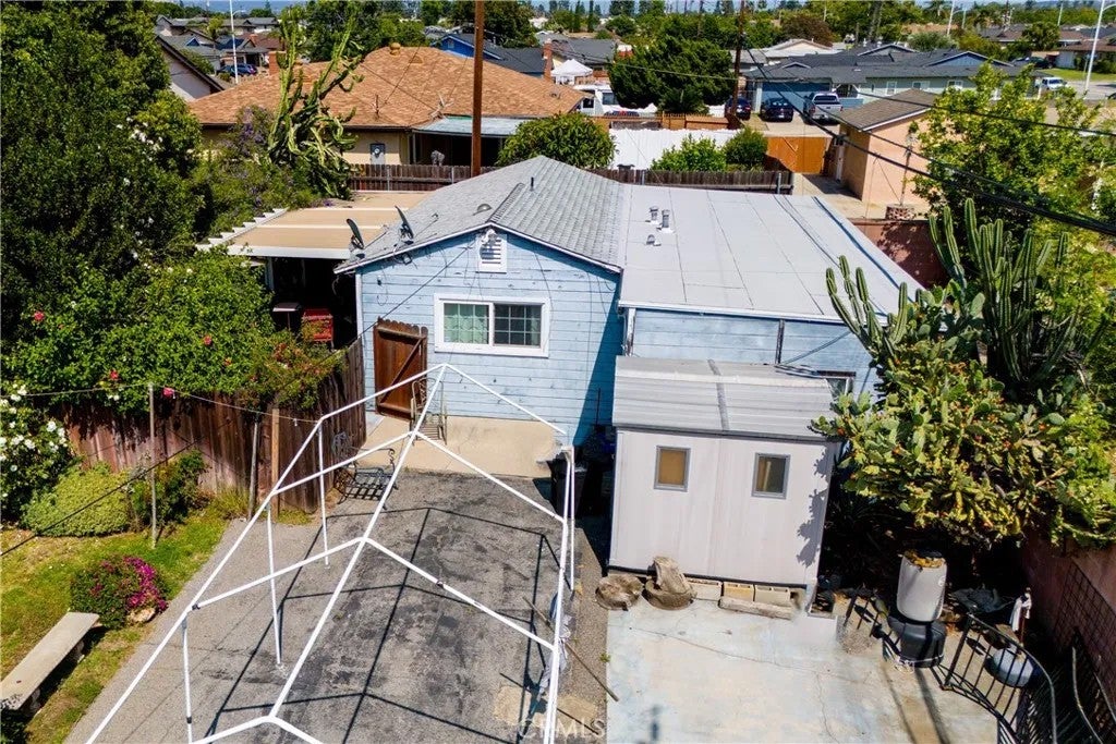 5106 N Glendora