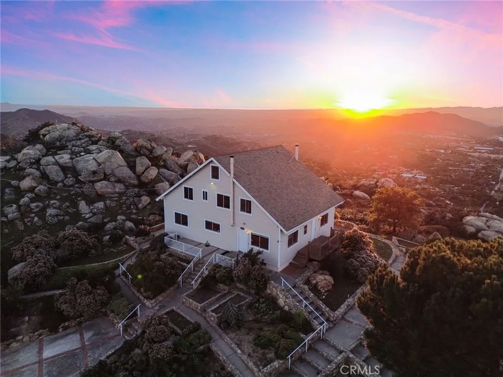 6750 Rainbow Heights Road