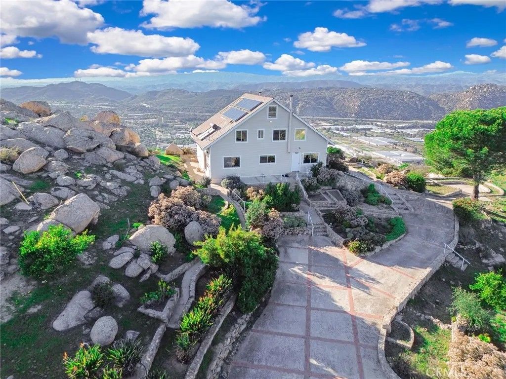 Photo of 6750 Rainbow Heights Road, Fallbrook, CA 92028 (MLS # OC26046121)