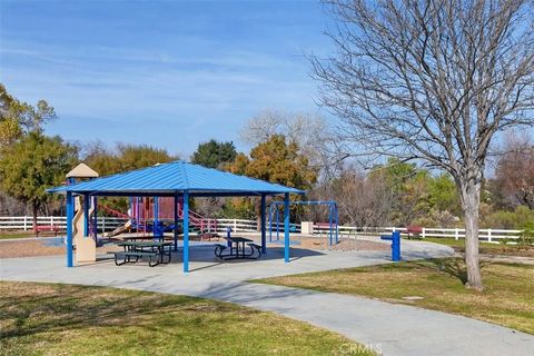 Tiny photo for 37672 Oxford Drive, Murrieta, CA 92562 (MLS # SW26100592)