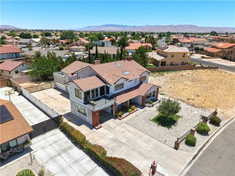 18380 Lakeview Drive
