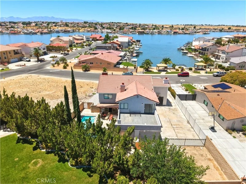 18380 Lakeview Drive