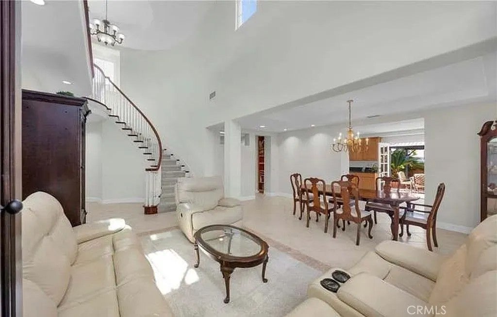 9112 Playa Drive