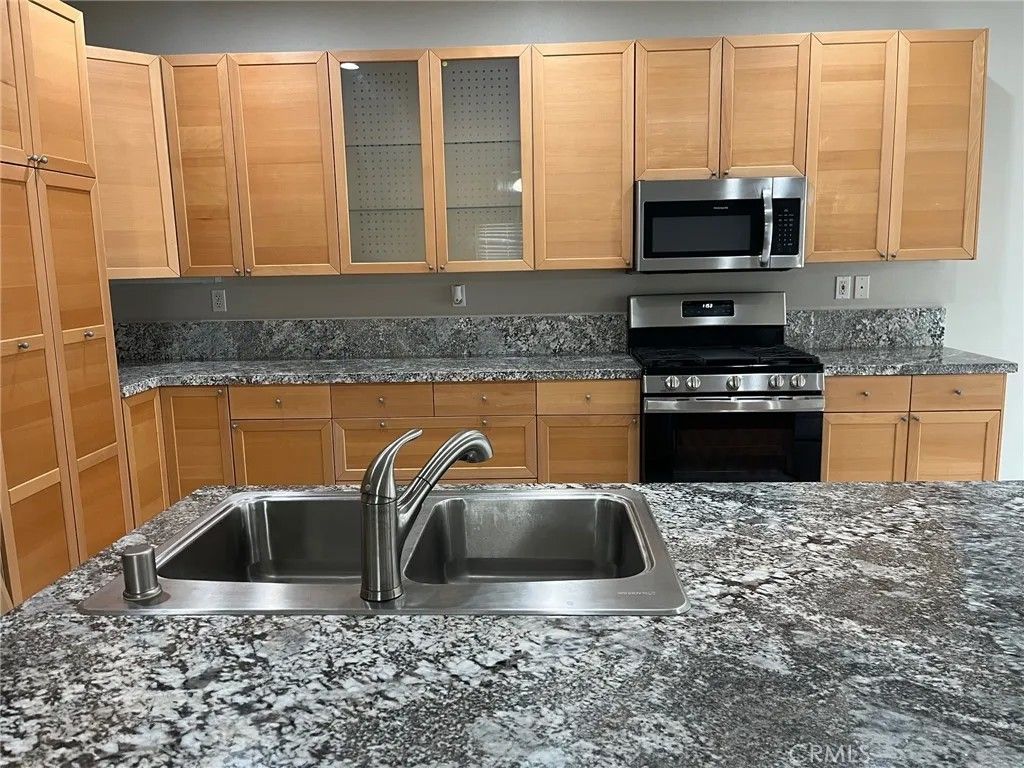 Photo of 18198 Kalin Ranch Road, Victorville, CA 92395 (MLS # HD26061629)