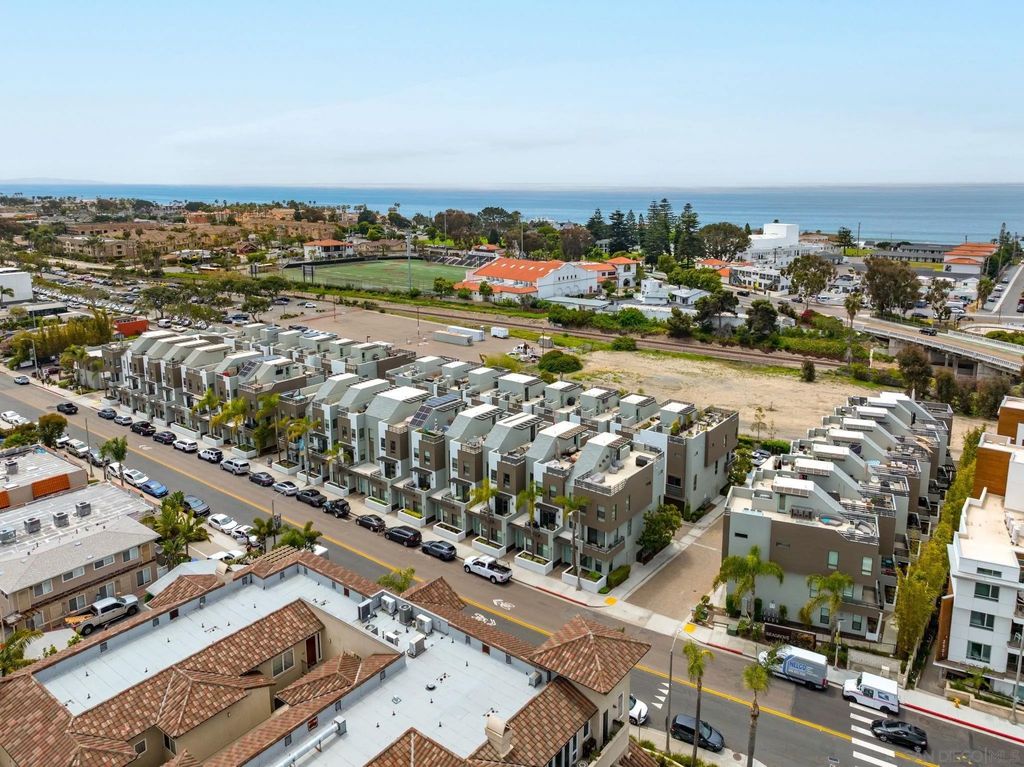 Photo of 2511 State St, Carlsbad, CA 92008 (MLS # 250025925)