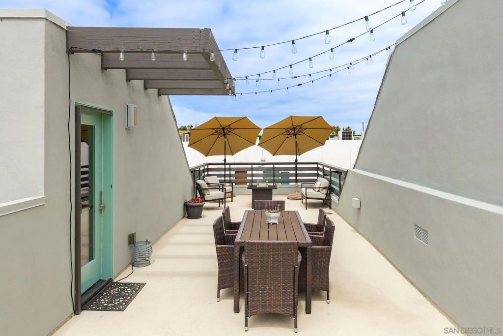 Photo of 2511 State St, Carlsbad, CA 92008 (MLS # 250025925)
