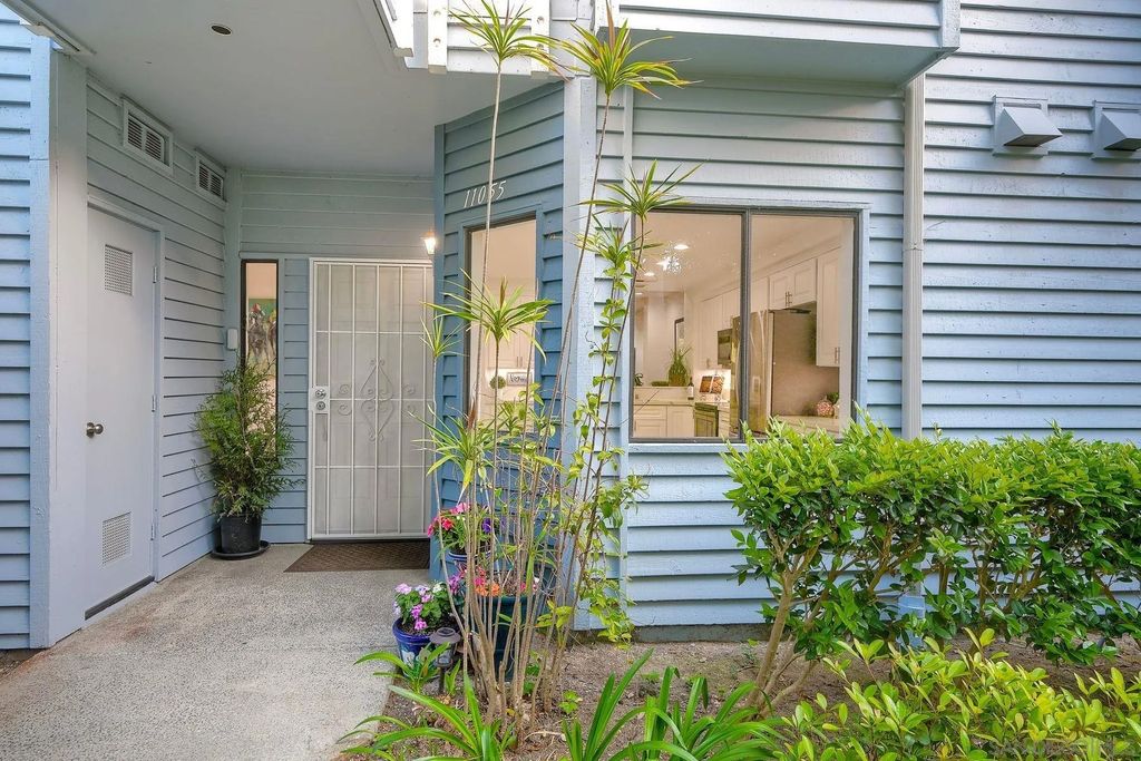 Photo of 11055 Caminito Vista Pacifica, San Diego, CA 92131 (MLS # 260010577)
