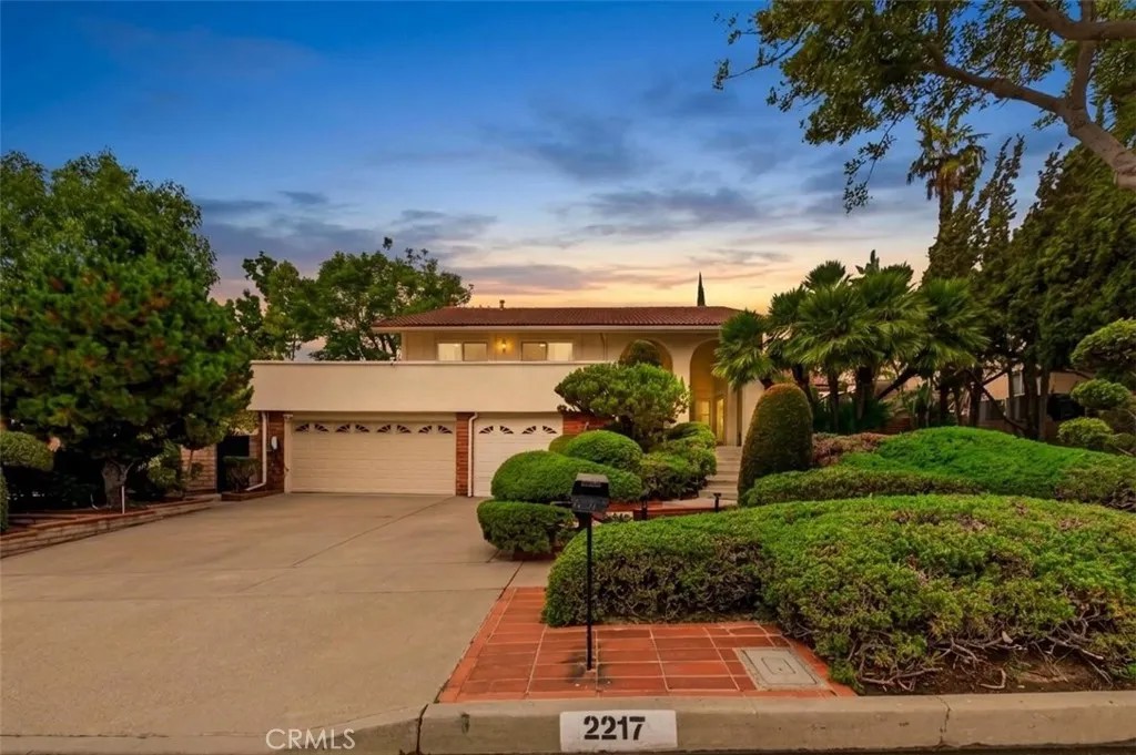 2217 Serrano Place