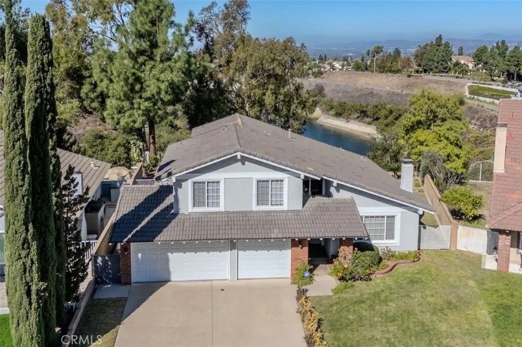 Photo of 7239 E Drake Dr, Anaheim Hills, CA 92807 (MLS # PW25246391)