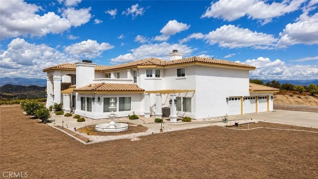 Photo of 31900 Via Del Senor, Homeland, CA 92548 (MLS # IV26076887)