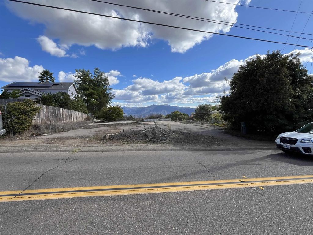 Photo of 1828 Suncrest Blvd, El Cajon, CA 92021 (MLS # 250044348)