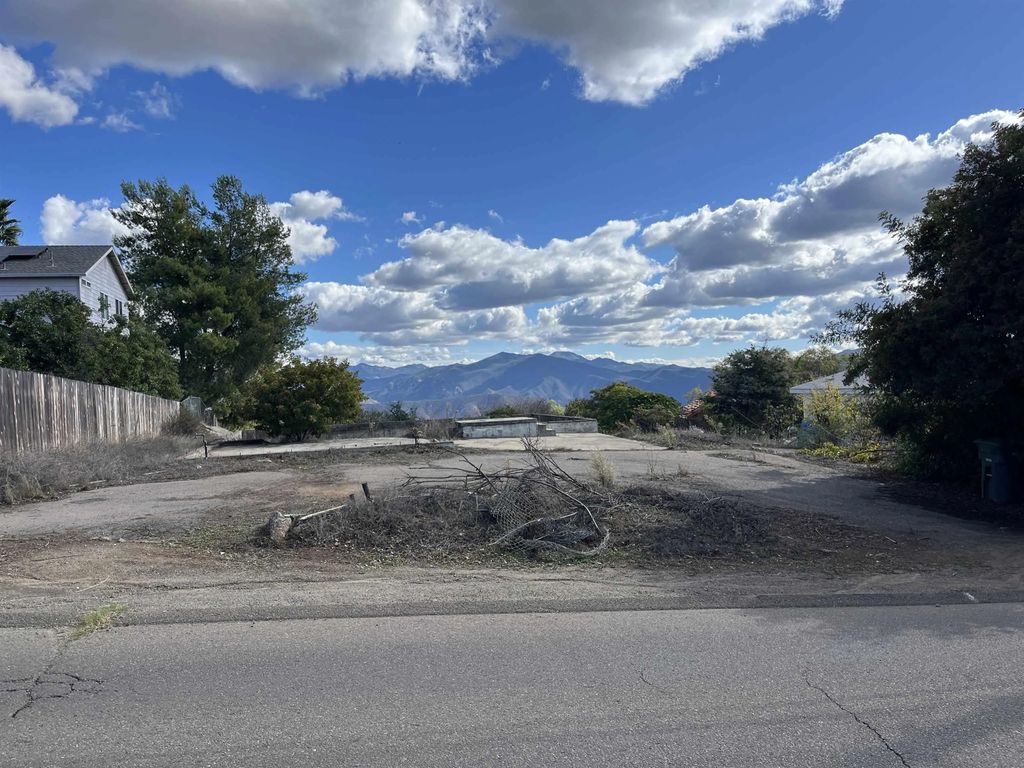 Photo of 1828 Suncrest Blvd, El Cajon, CA 92021 (MLS # 250044348)