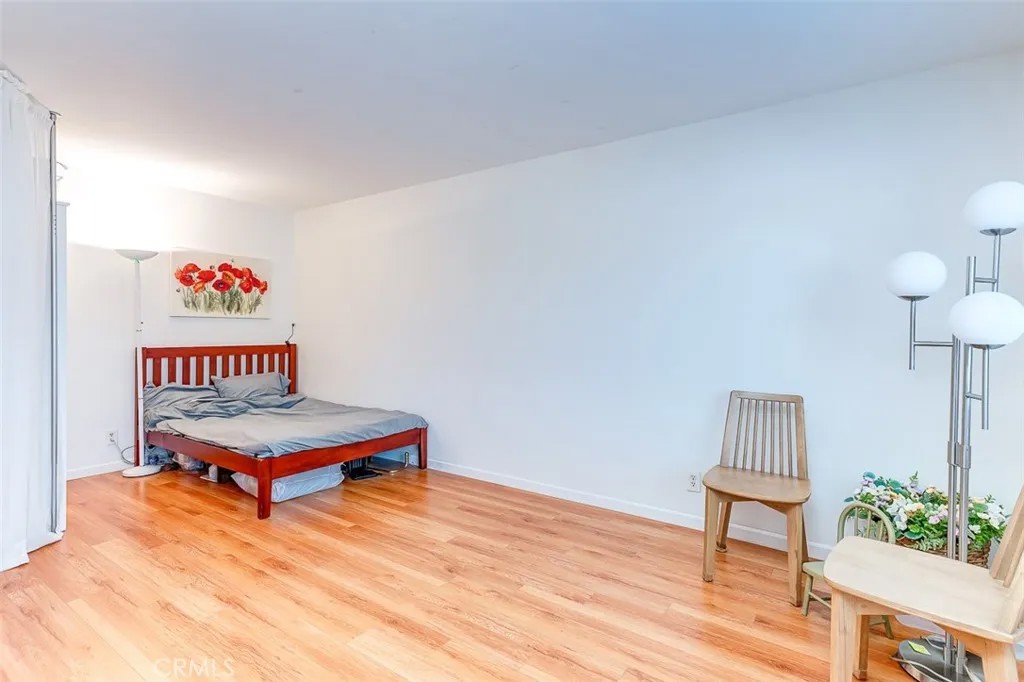 400 N Acacia Avenue B10