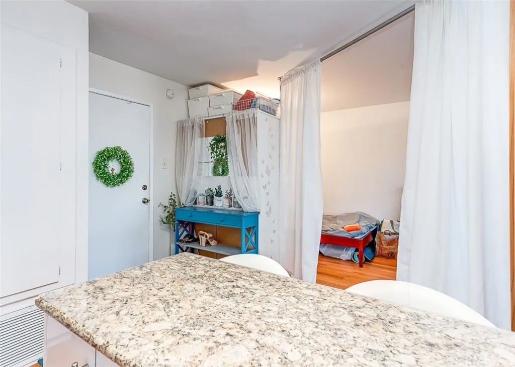 400 N Acacia Avenue B10