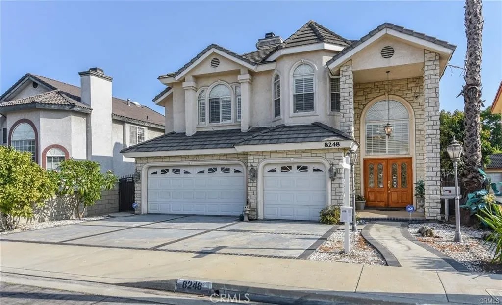 8248 E Live Oak