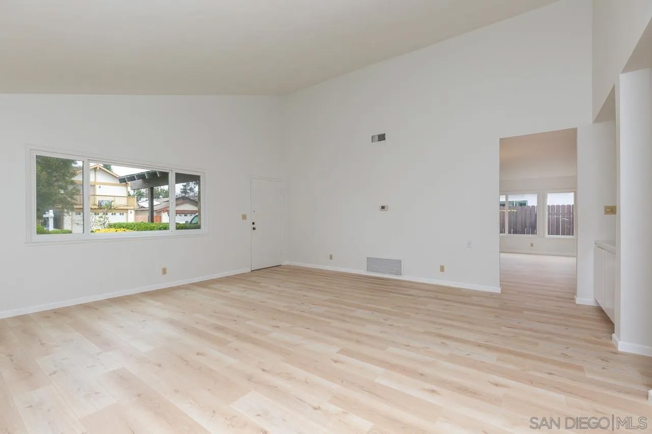 8819 Centaurus Way