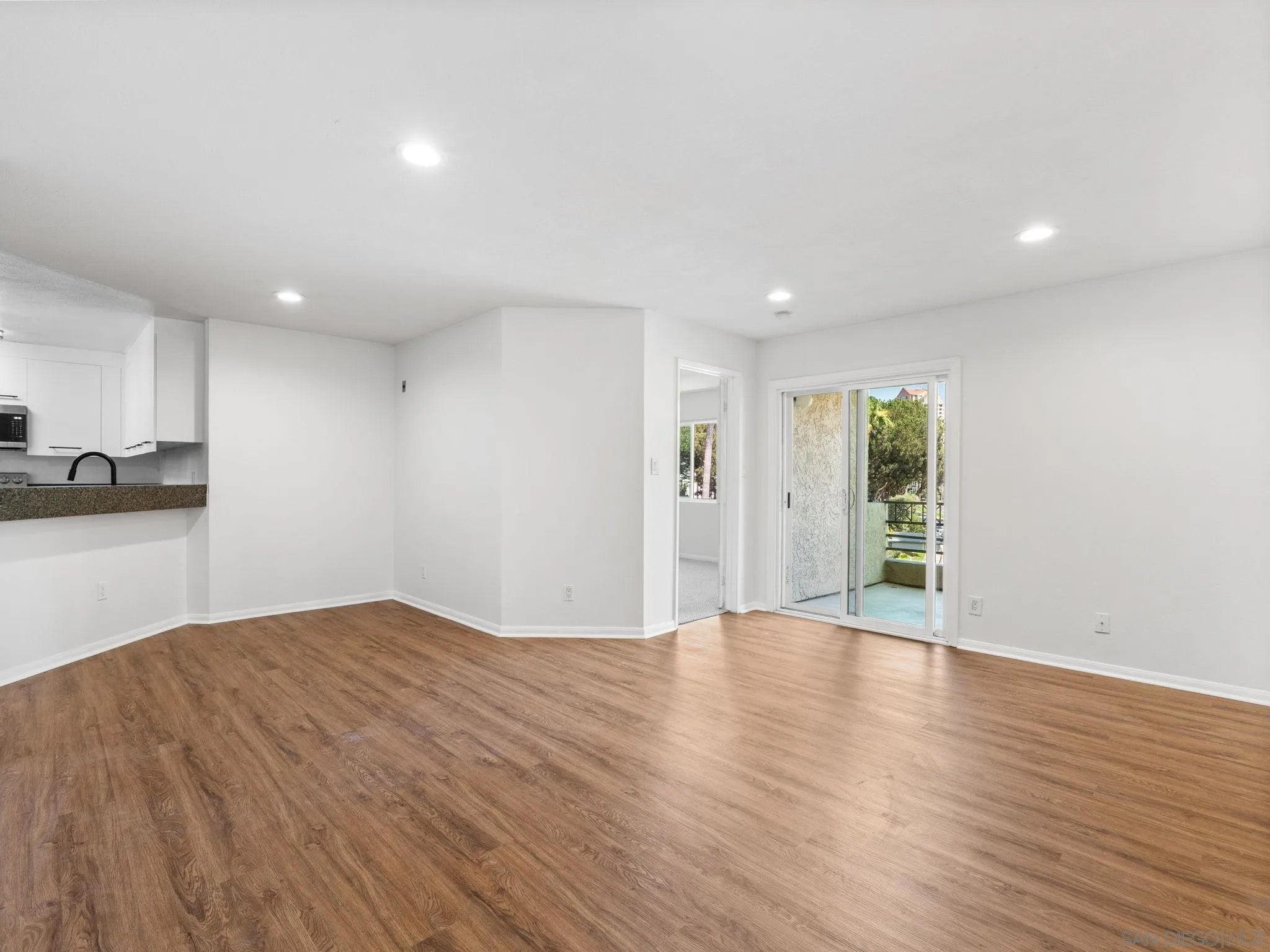 7565 Charmant Dr. #510