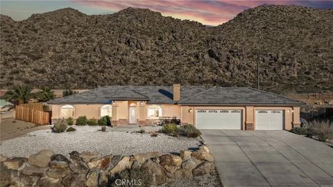 Photo of 15831 Rimrock Road, Apple Valley, CA 92307 (MLS # HD25275209)