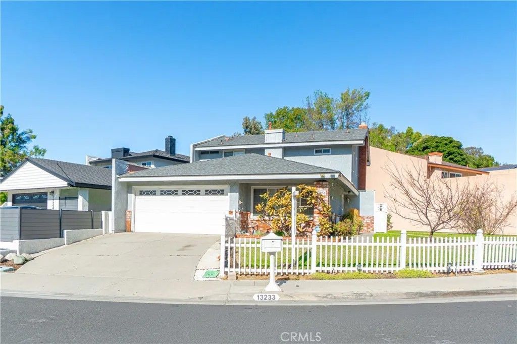 Photo of 13233 Oakwood Ln, La Mirada, CA 90638 (MLS # PW26028272)