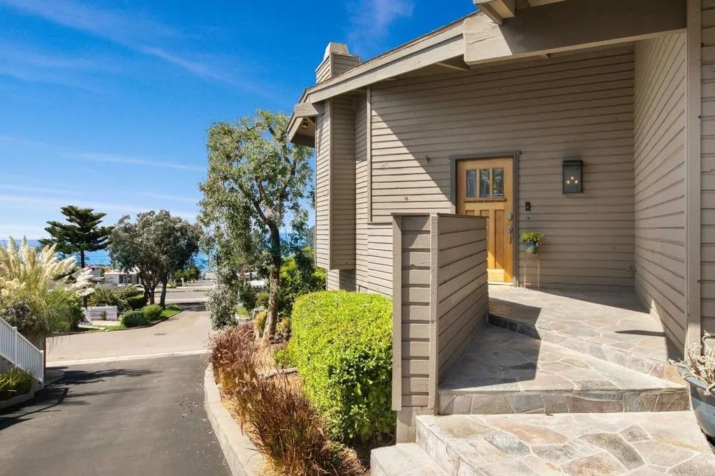 Photo of 1209 Luneta Drive, Del Mar, CA 92014 (MLS # NDP2510272)