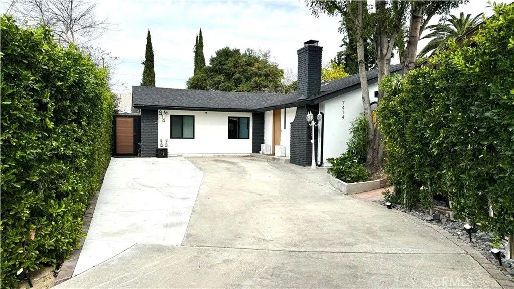 Photo of 7414 Delco Avenue, Canoga Park, CA 91306 (MLS # GD26035095)