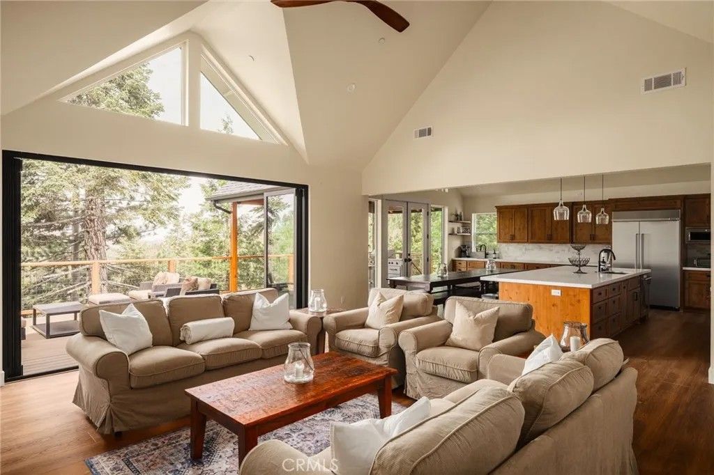 Photo of 26910 Everest Road, Lake Arrowhead, CA 92352 (MLS # IG26069450)