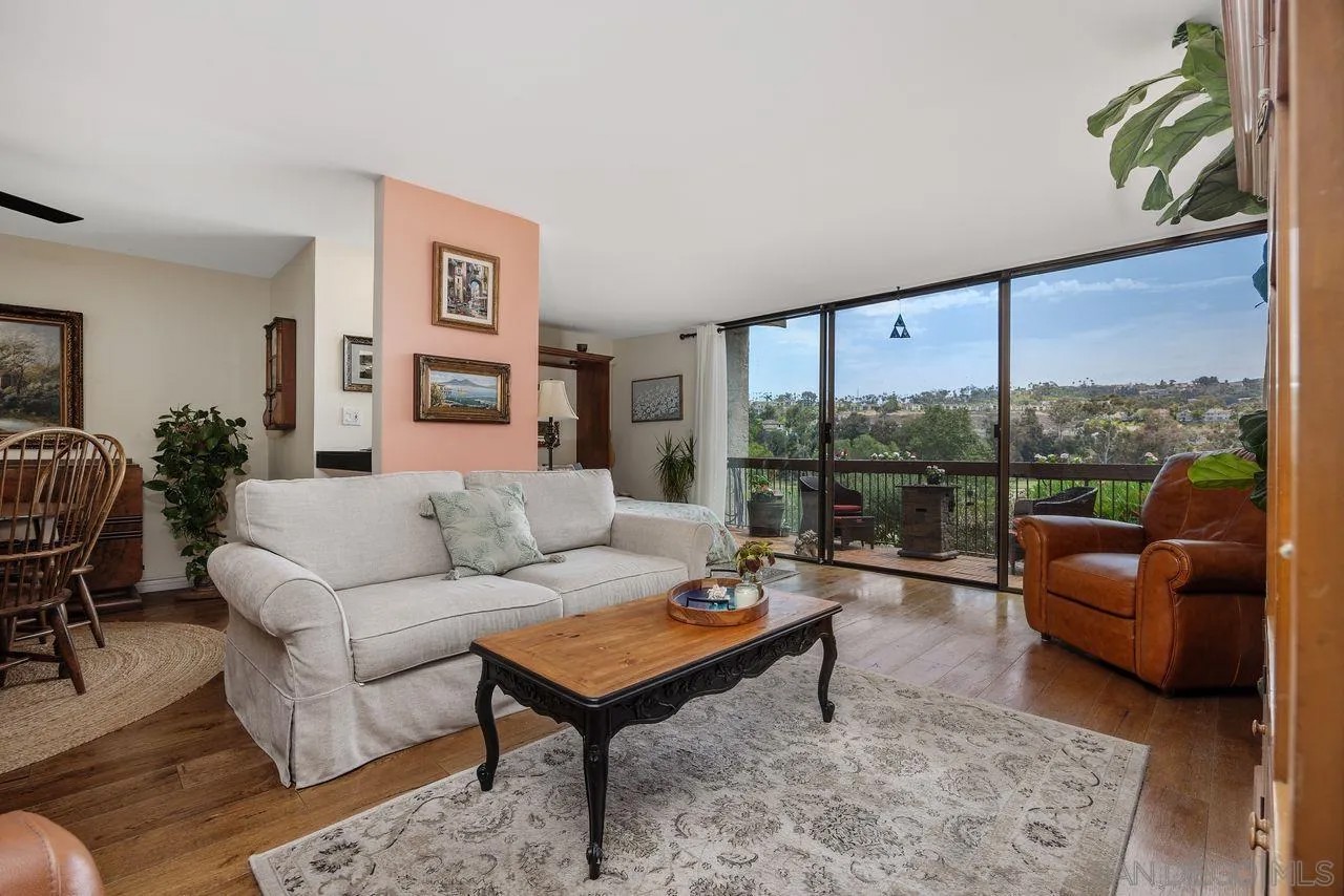 2564 Navarra Dr 113