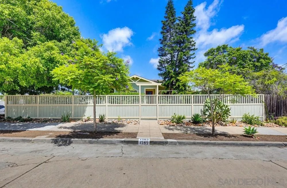 1353 Edgemont
