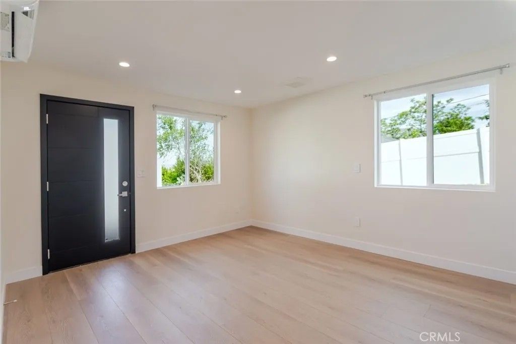 Photo of 10421 Pinyon Avenue, Tujunga, CA 91042 (MLS # GD26068331)