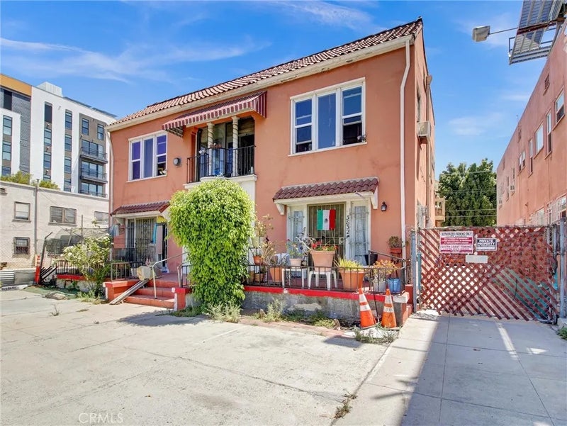 3830 S Figueroa Street