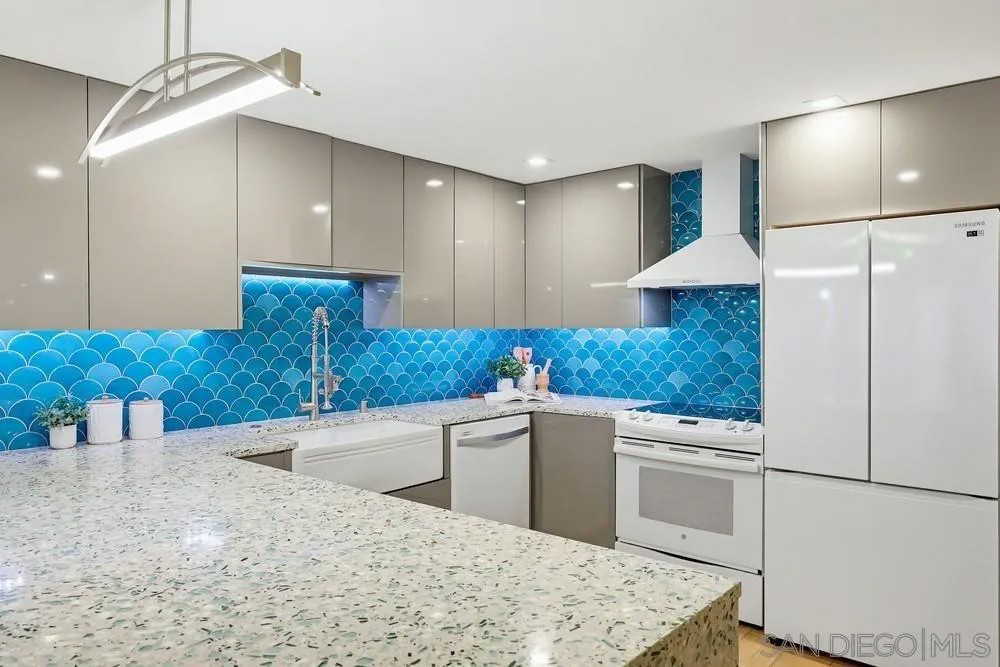 3916 Riviera Dr Unit 504