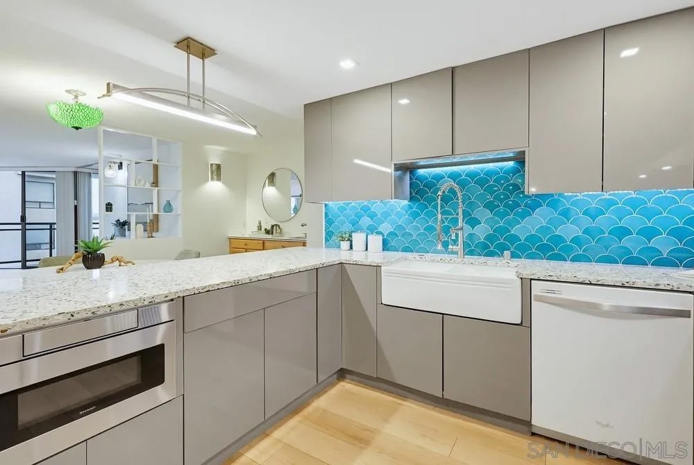 3916 Riviera Dr Unit 504