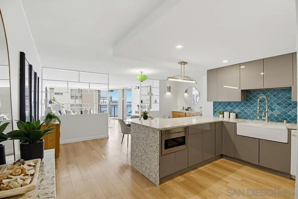 3916 Riviera Dr Unit 504