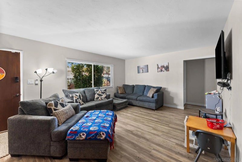 2609-11 Nina Road