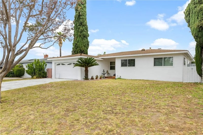 1845 E Stuart