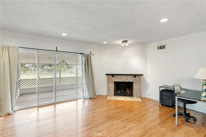 1845 E Stuart