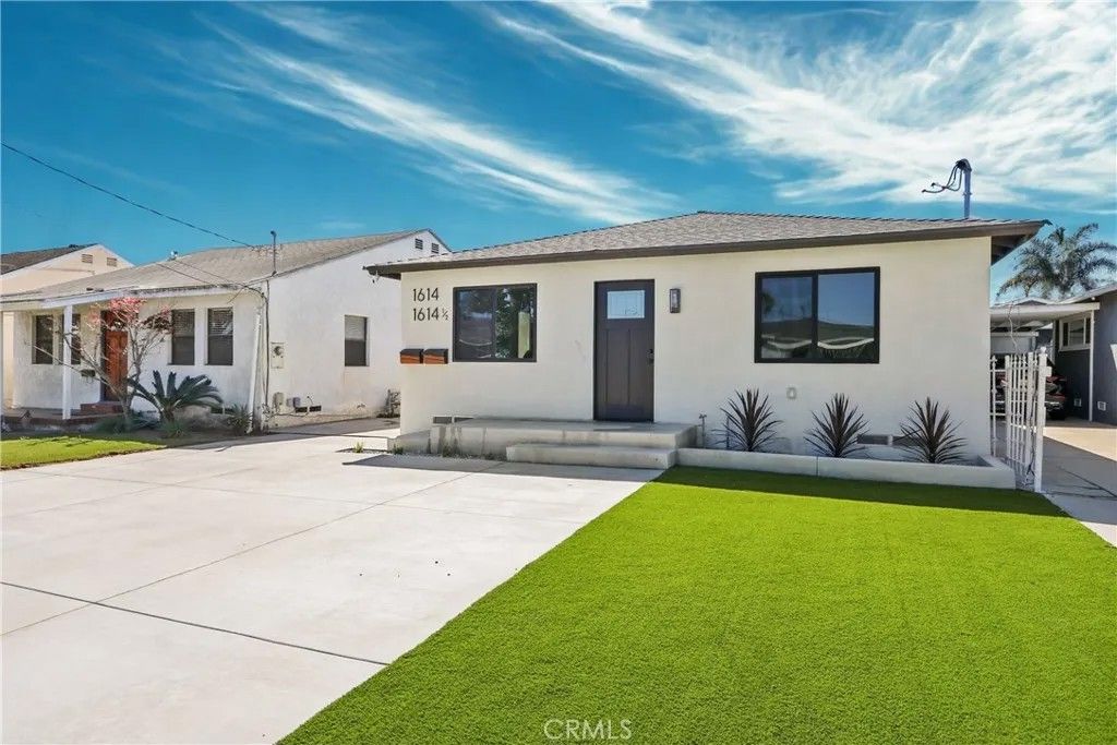Photo of 1614 W 214th Street, Torrance, CA 90501 (MLS # SB26060509)