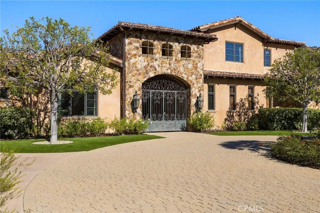 Photo of 18795 Heritage Dr, Poway, CA 92064 (MLS # PW26049622)