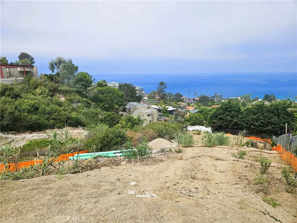 7530 Hillside