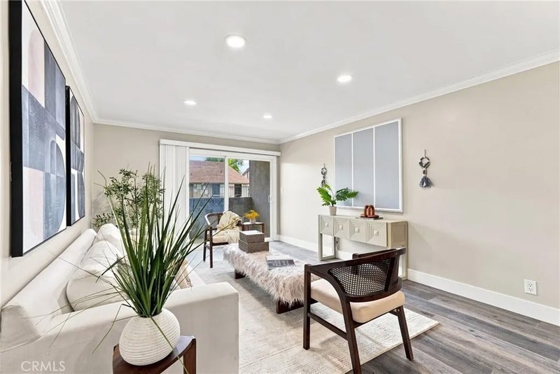 278 N Wilshire 108