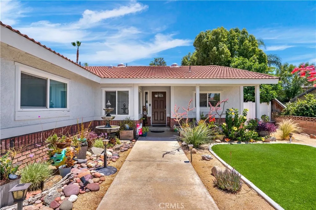 22841 Wind Song Place